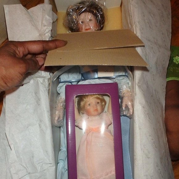 Loving Steps by Sandra Kuck 1990 Precious Memories of Motherhood - Picture 2 of 10